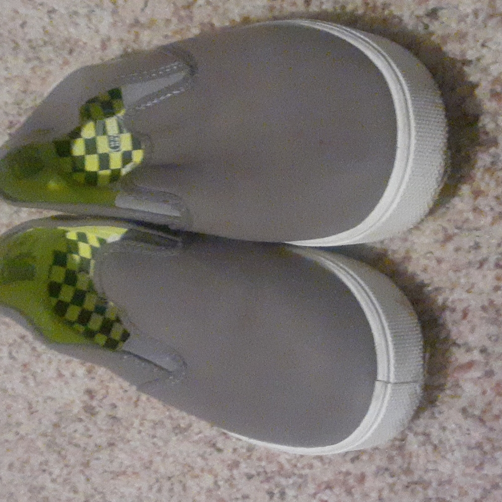 Wonder nation size 6 slip ons